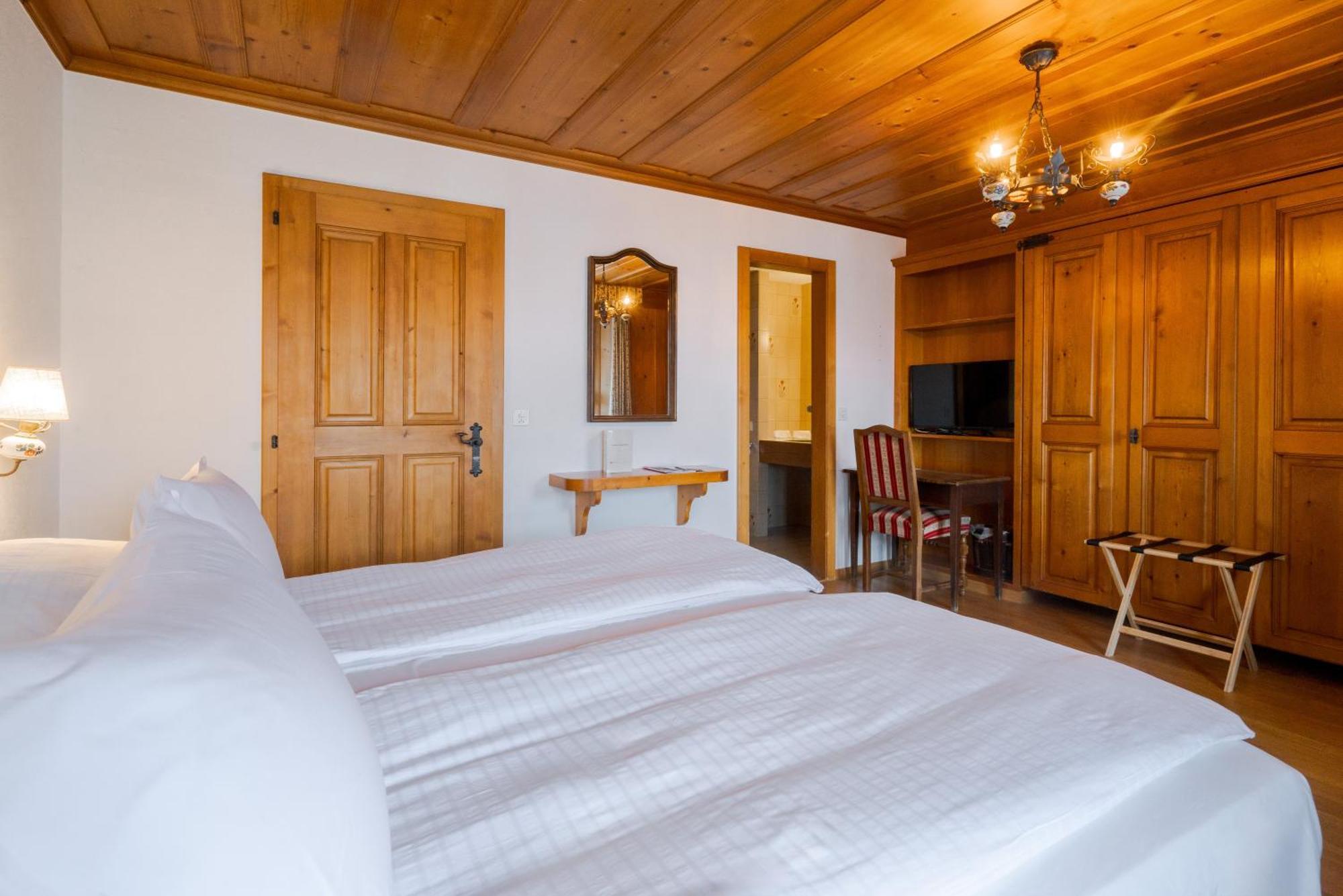 La Fleur De Lys Hotel Грюер Екстериор снимка