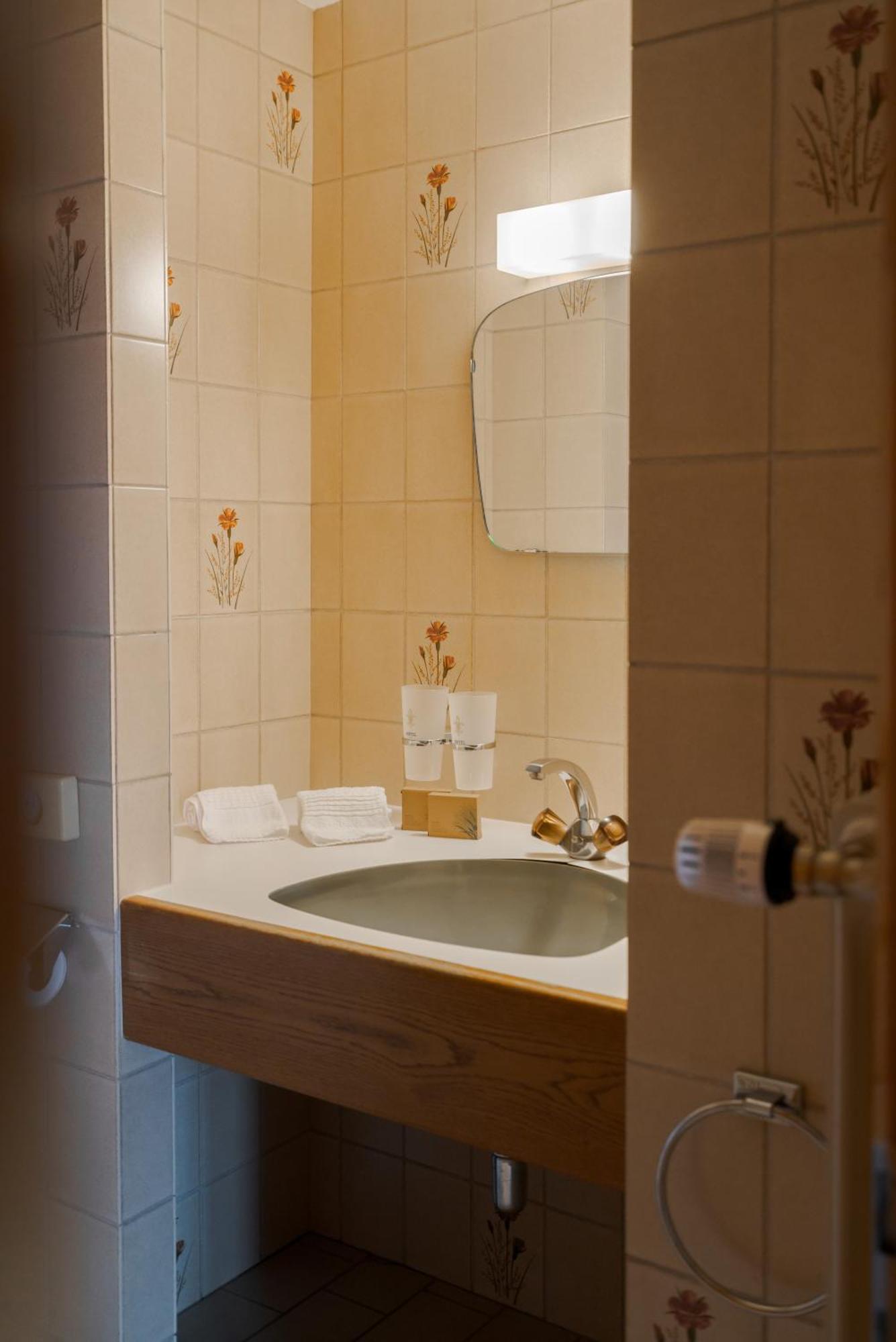 La Fleur De Lys Hotel Грюер Екстериор снимка